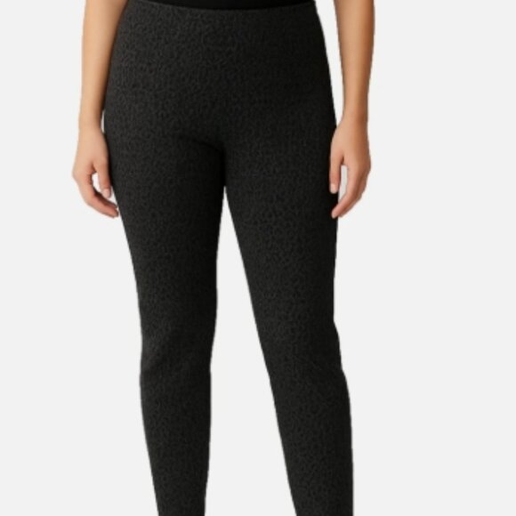 Time and Tru 4-Way Stretch Ankle Pants Animal Print Slim Fit Gray Sz 12 NWT - Picture 1 of 7